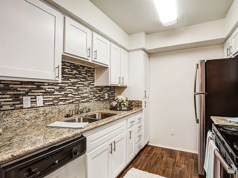Waterstone Alta Loma Apartments — Photo 41