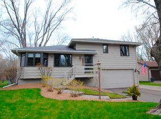 2333 Sherwood Rd, Mounds View, MN 55112