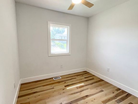 5th image of 3741 Elmwood Ave