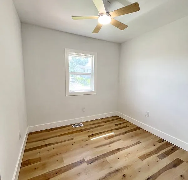 3741 Elmwood Ave — Photo 5