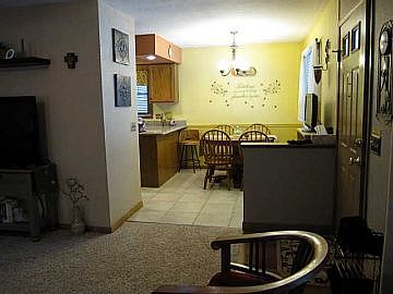 5th image of 122 Helen Dr