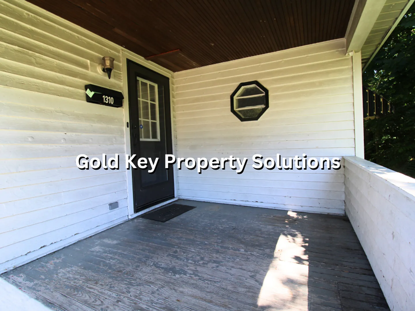 Updated 2 Br 1 Ba House With Covered Front Porch (Section 8 Approved) — Photo 4