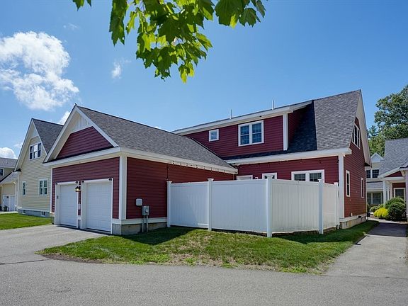 5th image of 18 Village Ln #4