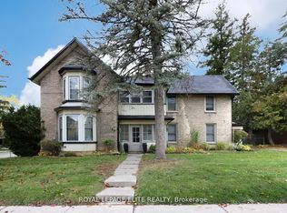 20 Reuben St #18, Aurora, ON L4G2M2