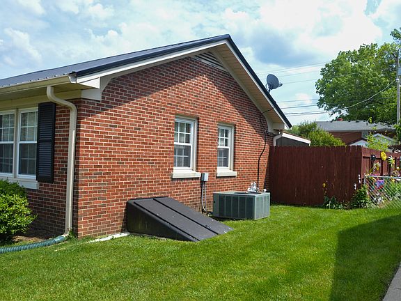 3rd image of 500 Hickory Hill Dr