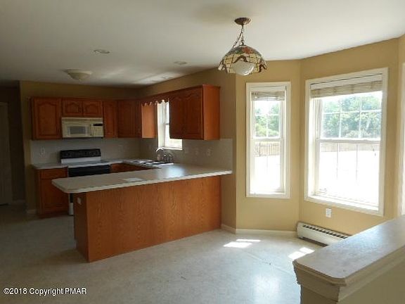 4th image of 631 Marion Ln