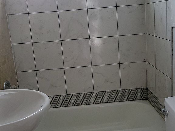 5th image of 396 E Main St APT 3