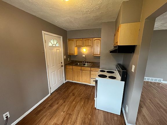 5th image of 981 E 13th Ave