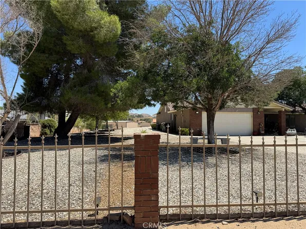 14861 Riverside Dr, Apple Valley, CA 92307