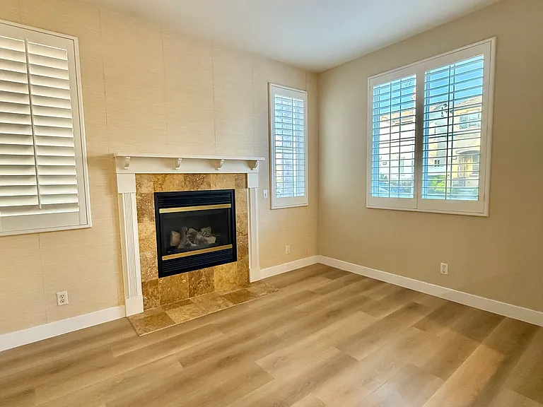 141 Hyde Park — Photo 3