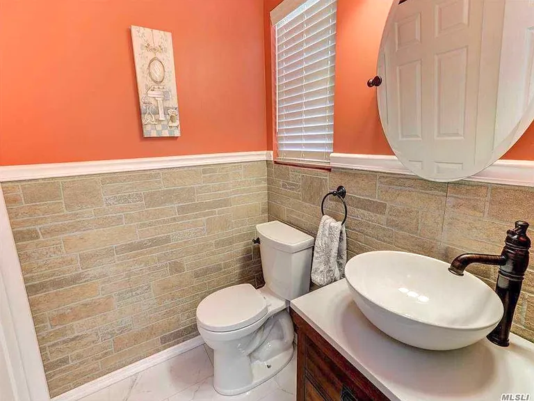 15 Manors Dr — Photo 13