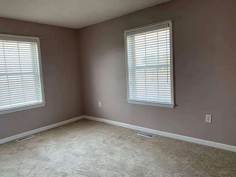 27163 Indian Meadows Cir — Photo 10
