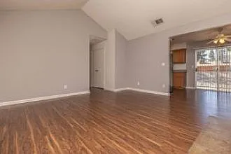 Sunny Gate Apartments — Photo 20