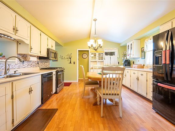 2nd image of 531 Leech Ave