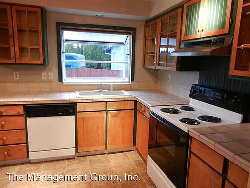 3rd image of 3703 NE 55th Ct