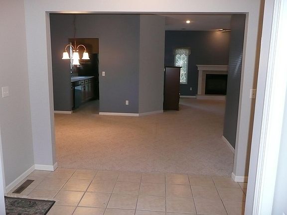 4th image of 52598 Westgate Dr