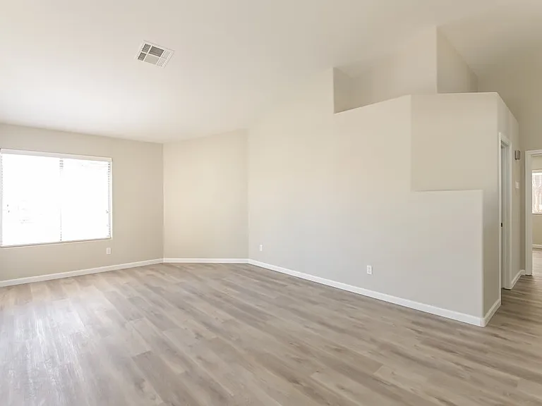 6180 Bruma Ave — Photo 6