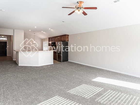 3rd image of 216 Rawhide St