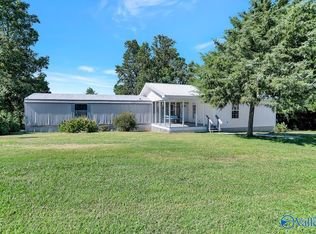 354 Clearview Ln, Guntersville, AL 35976