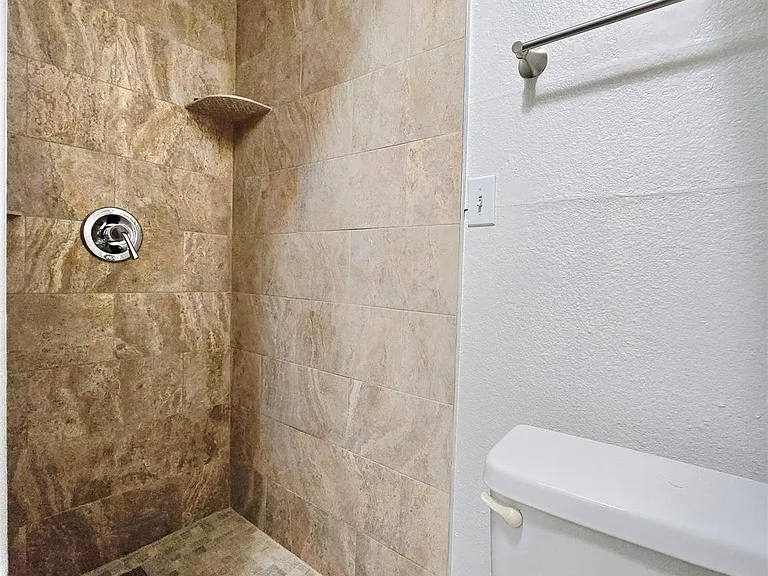 6637 Avenue T — Photo 11
