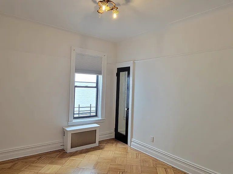 570 5th St #3 — Photo 13