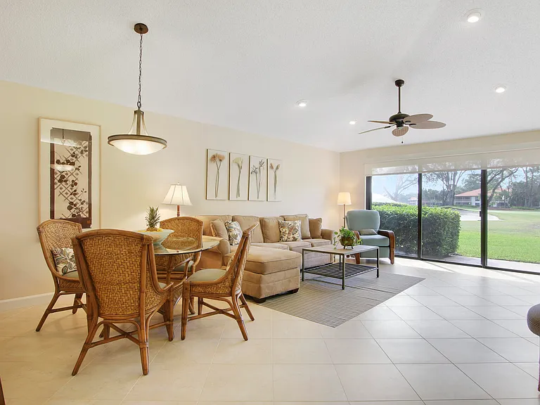820 Club Dr — Photo 5