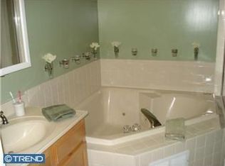 10 Bailly Dr, Burlington, NJ 08016