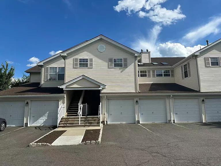 168 Potomac Dr — Photo 1