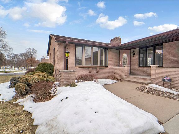 2nd image of 122 Pine Valley Dr