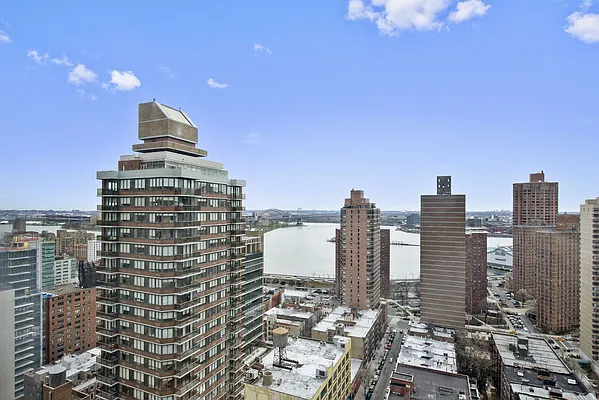 Sold by Compass | media 24