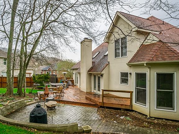 4th image of 800 N Highlands Ct