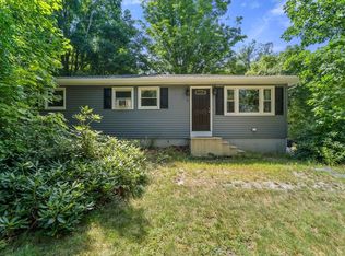 5 Flint Rd, Tyngsboro, MA 01879