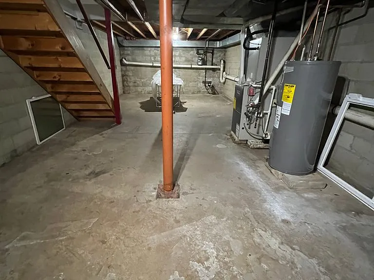 1610 W Diamond St — Photo 24