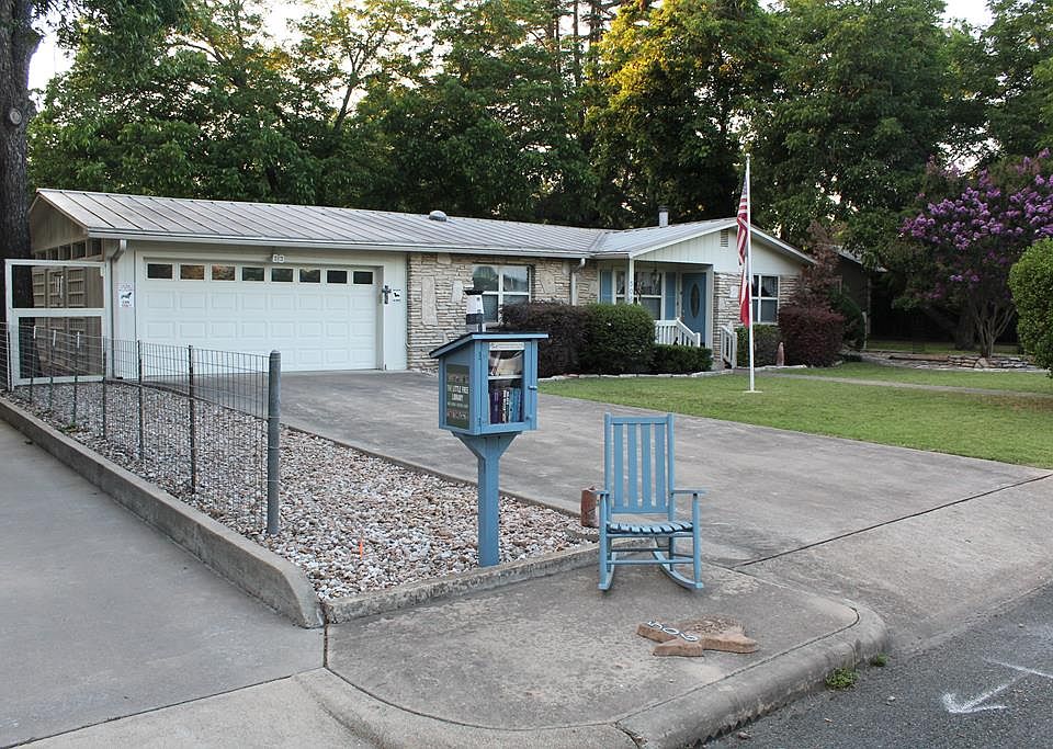 1st image of 506 N Pecan St