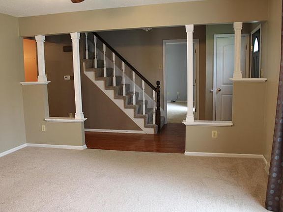3rd image of 3020 Lakewood Ct