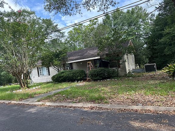 2nd image of 1608 Julie St