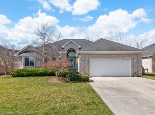 51415 Woodside Dr, Macomb, MI 48042