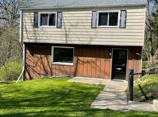 44 Oakwood Ave, Bedford, OH 44146