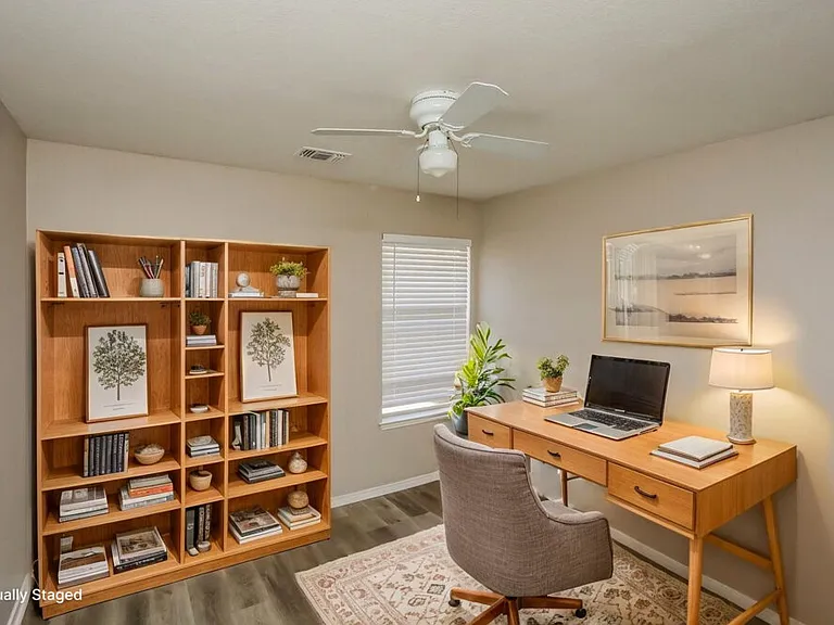 1303 Coronado Ln — Photo 14