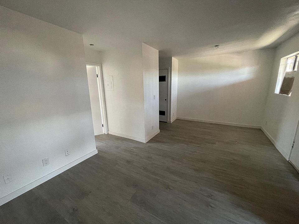 2nd image of 2538 Johnston St #5