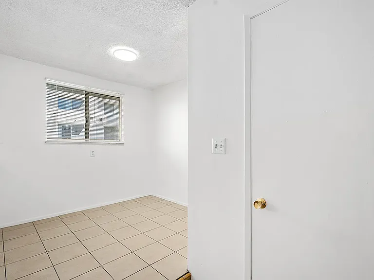 Goshen Apartments — Photo 21