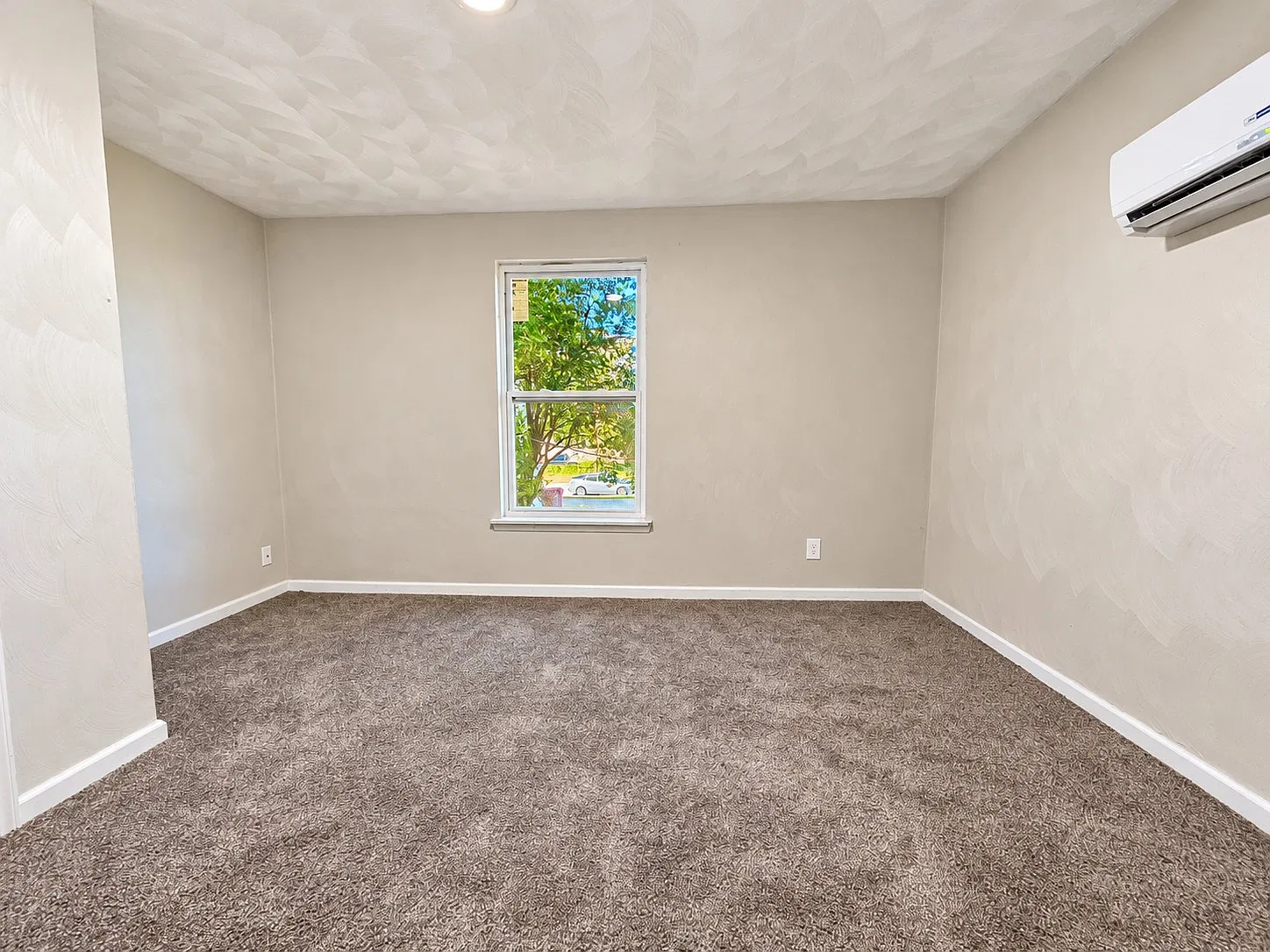 2 bed, 800 sqft, $1,500 — Photo 2