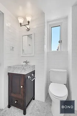 Sold by Bond New York | media 8