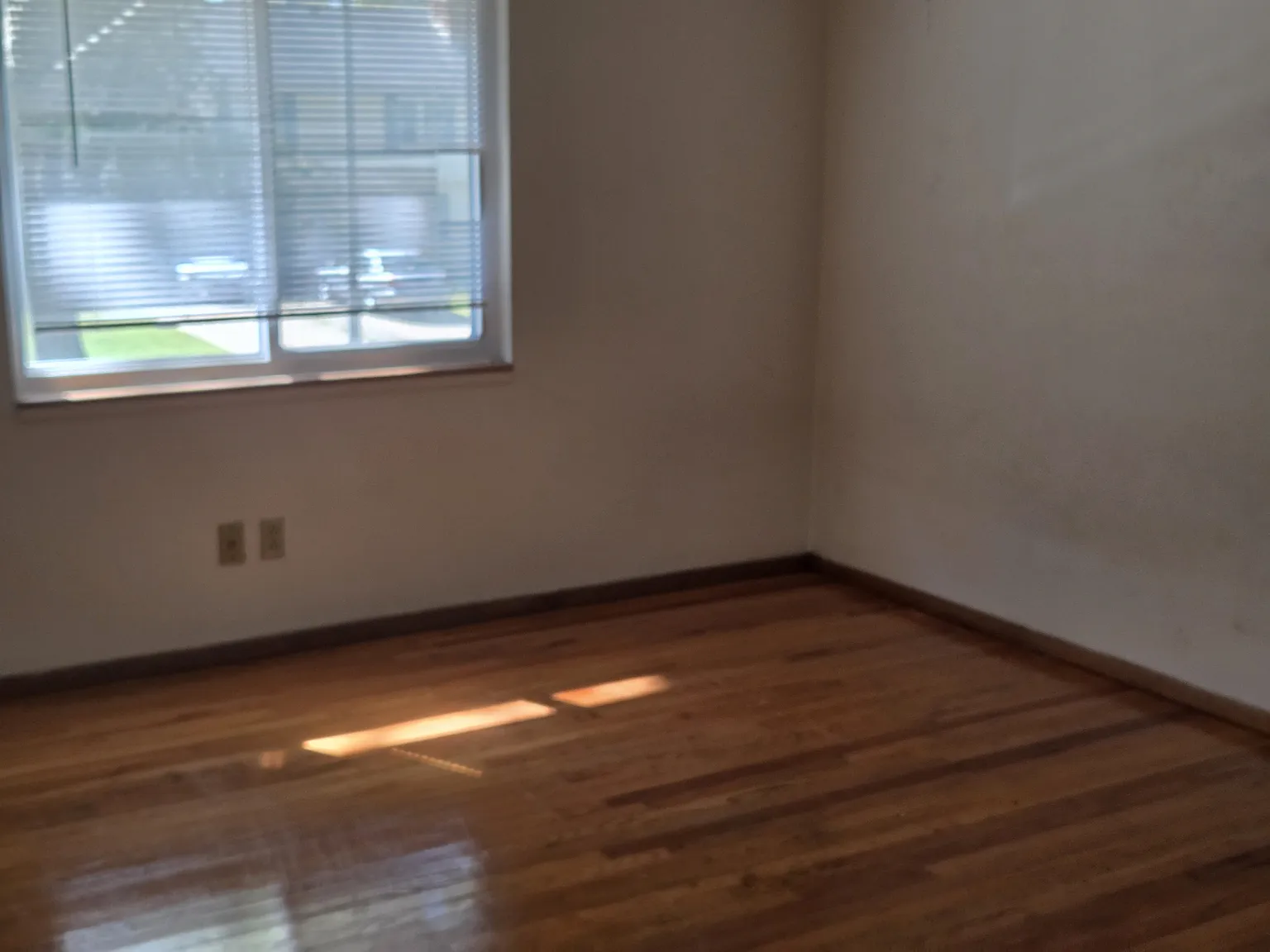 3 bed, 1.5 bath, 1200 sqft, $1,450 — Photo 4
