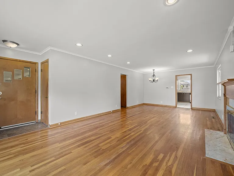 1629 Arlington Ave — Photo 7