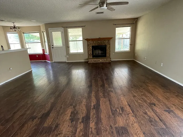 1904 Hollow Ridge Dr — Photo 6