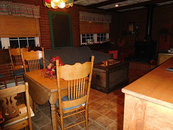 Family Room w/ Fireplace