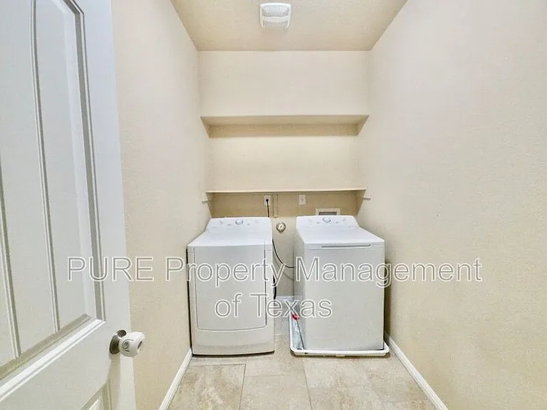 309 Epiphany Ln — Photo 18