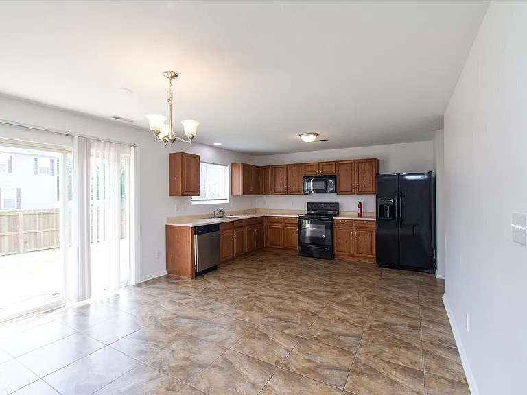 11217 Candice Dr — Photo 8