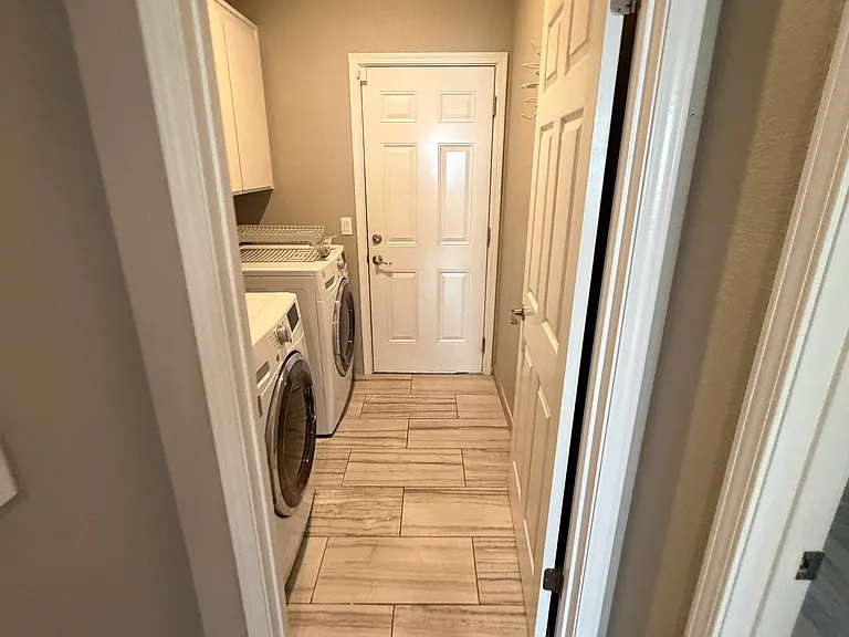 1605 Paseo Flores Dr — Photo 18